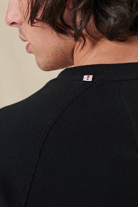 Globe Brand Traveller Crew V64D325 Clothing Black