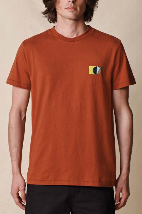 Globe Brand Flag Tee V64D297 Clothing Dark Walnut
